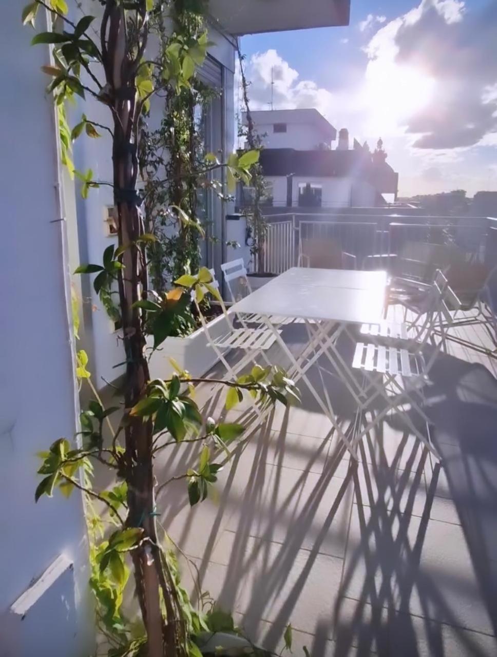 Attico Reale - In Centro, Tra Stazione E Bari Vecchia Apartamento Exterior foto